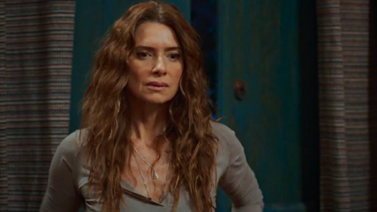 Janete, personagem de Leticia Spiller, em cena da novela.