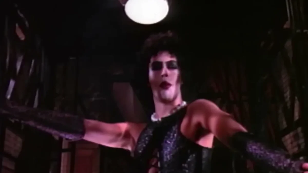 Curry como Dr. Frank-N-Furter em "The Rocky Horror Picture Show", de 1975. Reprodução/20th Century Studios