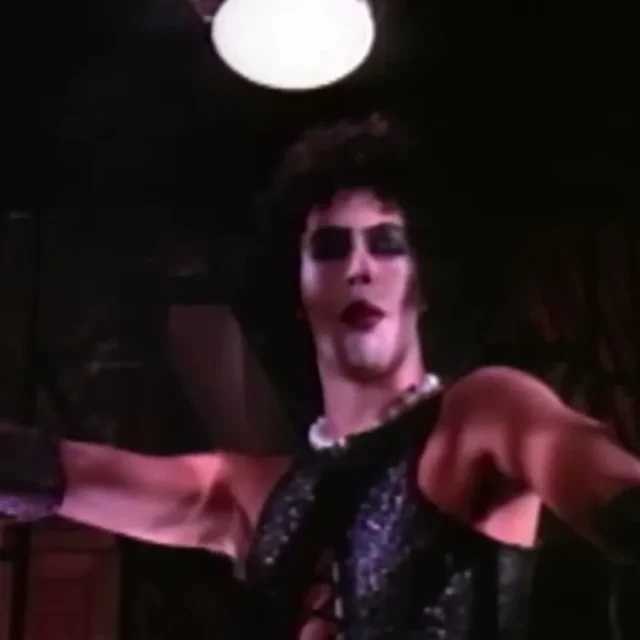 Curry como Dr. Frank-N-Furter em "The Rocky Horror Picture Show", de 1975. Reprodução/20th Century Studios