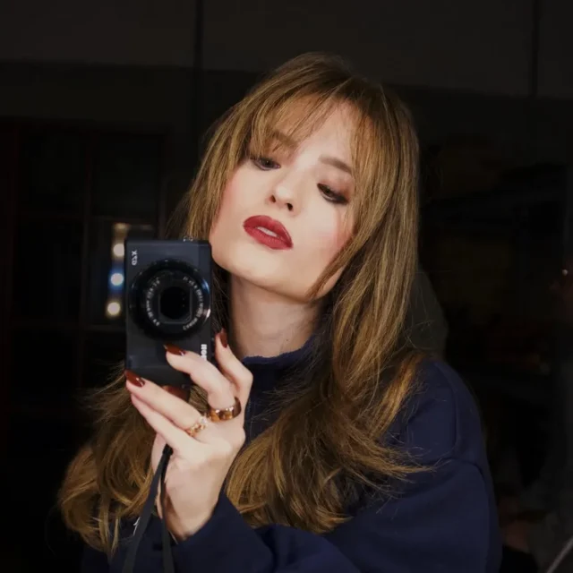 Larissa em publicação recente do perfil dela, onde não tratou da saída do filme. Reprodução/Instagram @larissamanoela