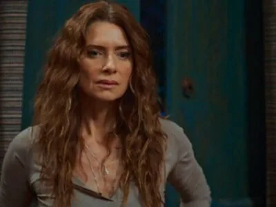 Janete, personagem de Leticia Spiller em Coração Acelerado, em cena da novela