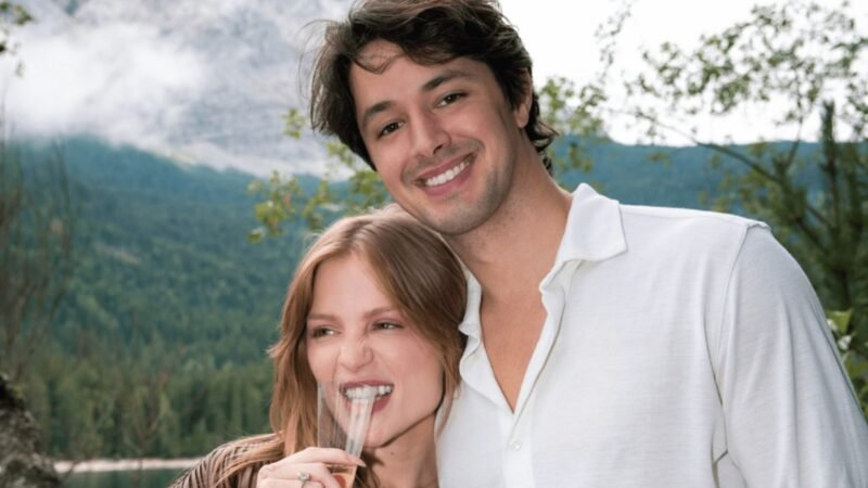 Luisa Sonza e Luis Ribeirinho sorrindo abracados a beira do lago Eibsee, na Alemanha