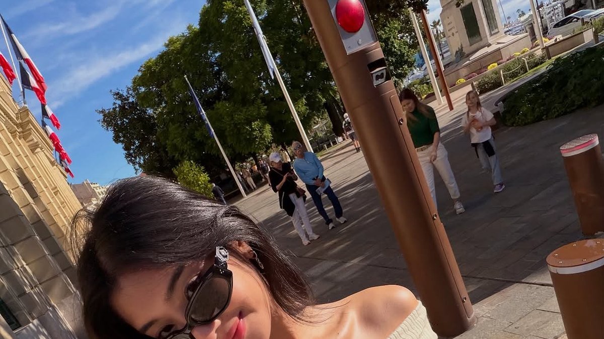 Selfie em viagem publicada por ela.