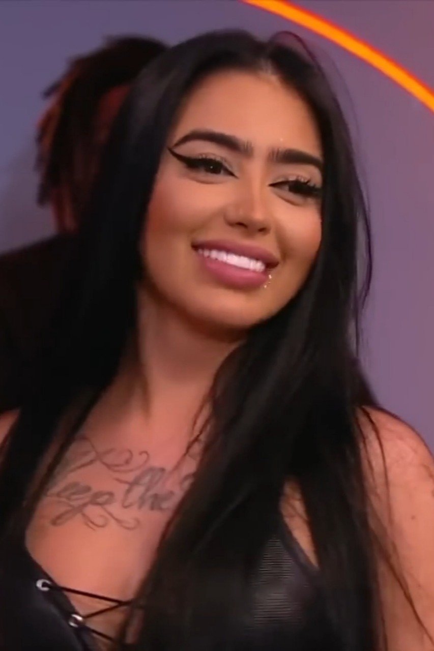 Retrato de MC Mirella